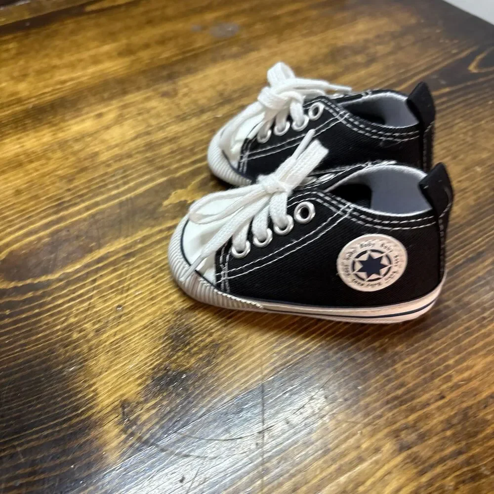 Black Crib‎ Sneakers Size 0-6 Months
